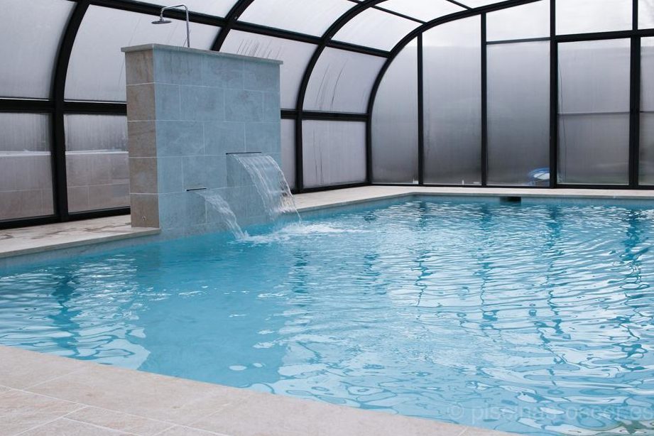 cual es la diferencia entre una piscina temperada y una piscina climatizada guia para decidir
