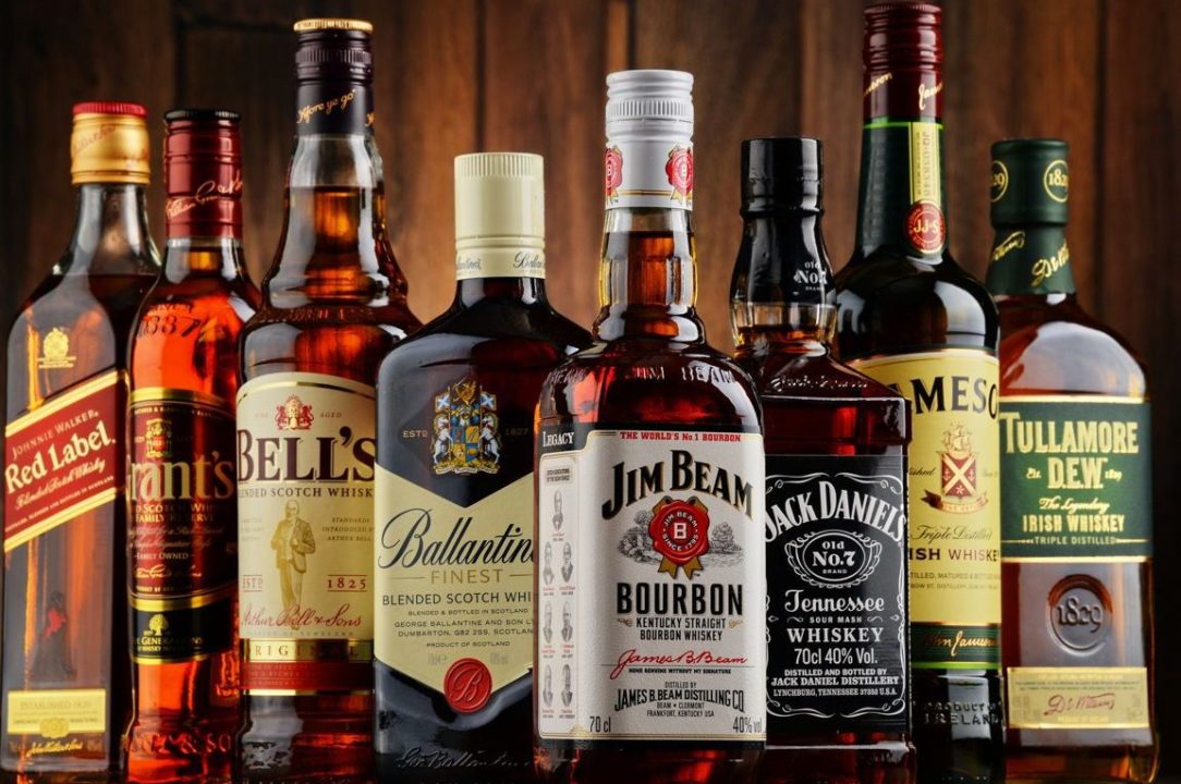 cuales son las diferencias entre jack daniels y johnnie walker exploramos los detalles de estos dos whiskys populares