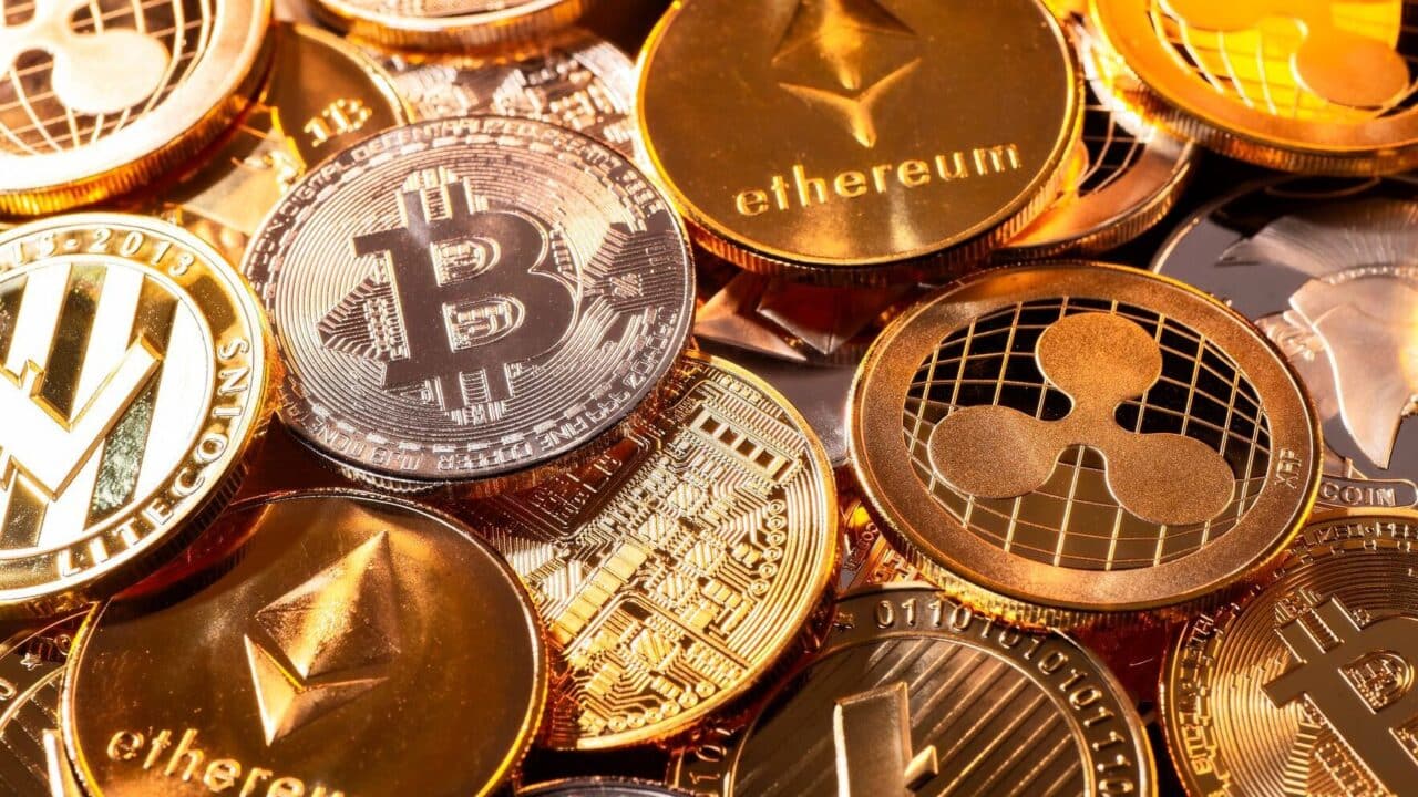 diferencias esenciales descubre las divergencias clave entre bitcoin y otras criptomonedas
