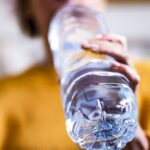 diferencias clave entre agua mineral y agua hervida cual es mejor para la salud