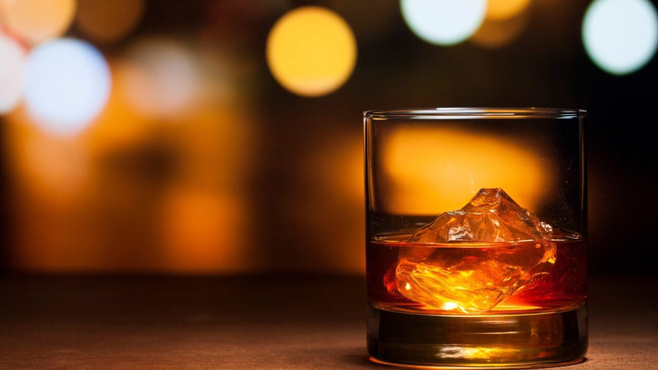 diferencias clave entre bourbon y tennessee cual es la mejor opcion para ti