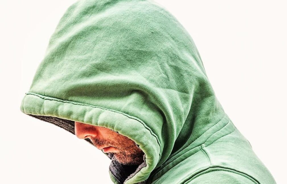 diferencias clave entre sudadera y sueter descubrelas aqui